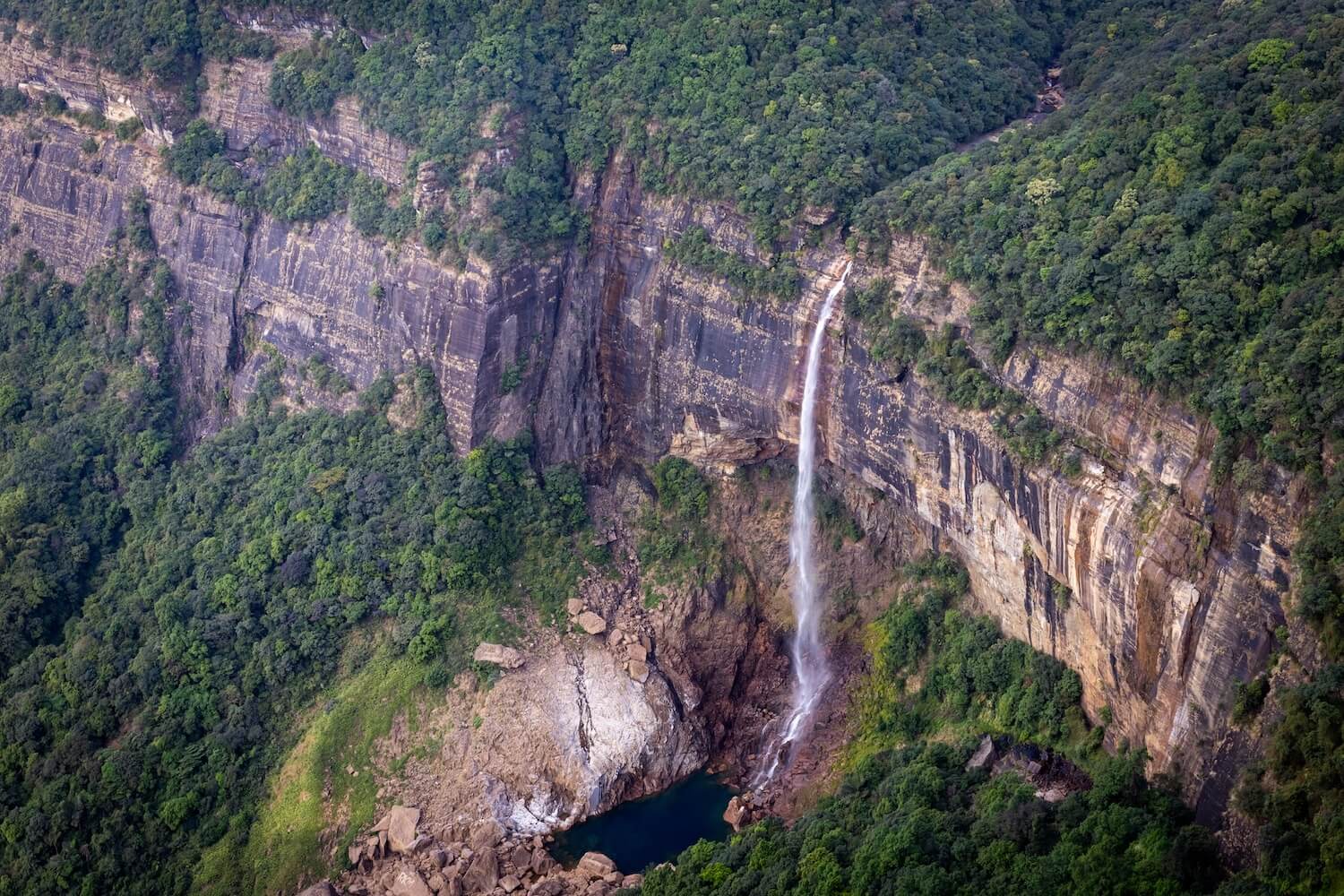 Vodopád Nohkalikai, stát Meghalaya, SV Indie | Planeta lidí