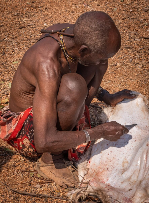 Věštba a poselství - Kmen Tua, Jižní Angola | Planeta lidí