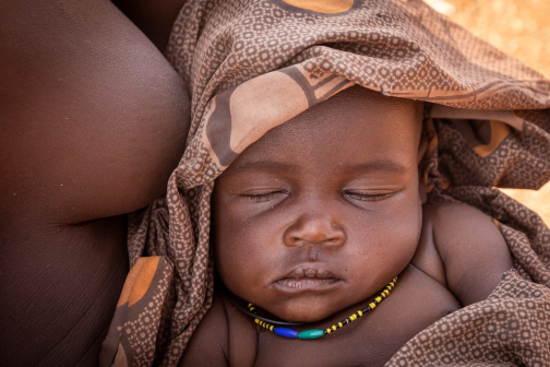 Věštba a poselství - Kmen Tua, Jižní Angola | Planeta lidí