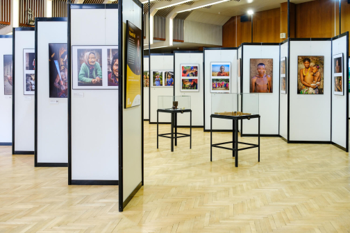 Vernisáž výstavy Planeta lidí v Třebíči | Autorka fotografií: Barbora Jahodová