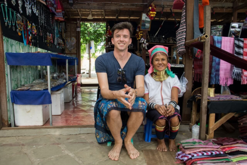 Padaungové - Ženy žirafích krků - Myanmar - Planeta lidí  | Lucie Brodecká