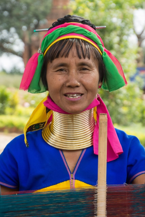 Padaungové - Ženy žirafích krků - Myanmar - Planeta lidí  | Lucie Brodecká