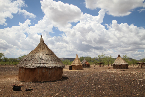 Himbové v oblasti Opuwa, Kaokeveld, Namibie - Planeta lidí