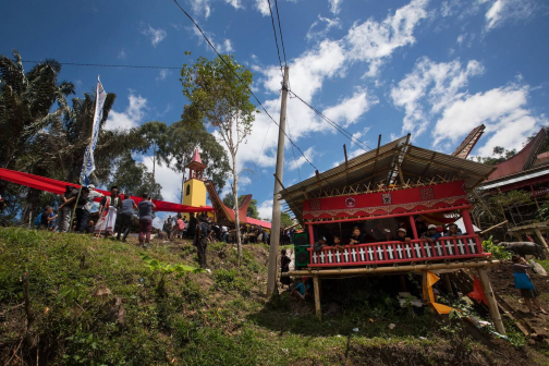 Torajský pohřeb, Sulawesi - Milan sekanina - Planeta lidí