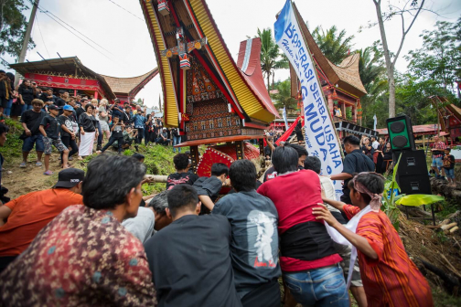 Torajský pohřeb, Sulawesi - Milan Sekanina - Planeta lidí