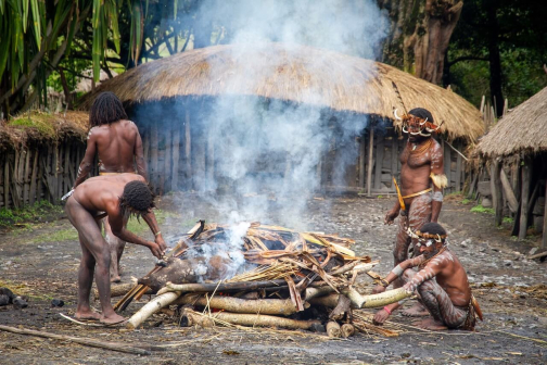 Vesnická zabíjačka, Daniové - Západní Papua - David Švejnoha | Planeta lidí
